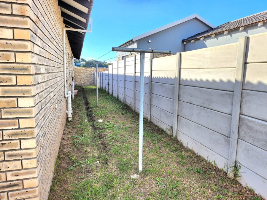 To Let 3 Bedroom Property for Rent in Lovemore Park Eastern Cape